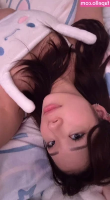 chwaejinie - using my dildo! it was late and i may have had some spicy juice to