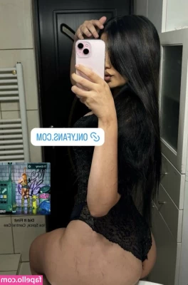 amaliemfr - One of my fans requested I upload my twerk videos