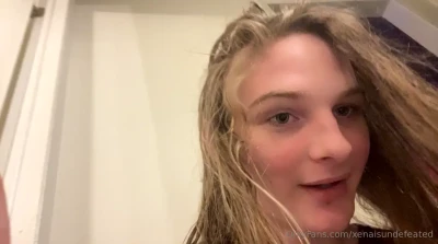 anexcks - its freaky Friday    how do you like my red toe nails