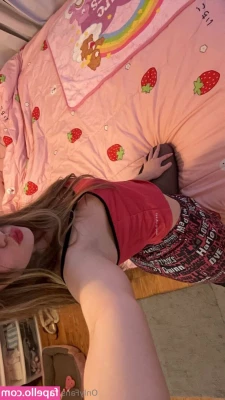 egirlshae - Hope you all had a good weekend! Here's a little vid of me oiling up