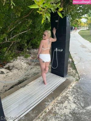 blondebabex2 - I don t have a mirror   wall for nothing you better put in the work  