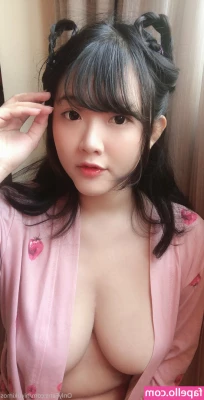Hiyukimos - Sharing my nude pics from this boat ride in dm s right now  check it