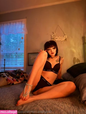 anxiouslilbeanfree - Sorry guys, I’m trying to upload the new s*x video but only fans is