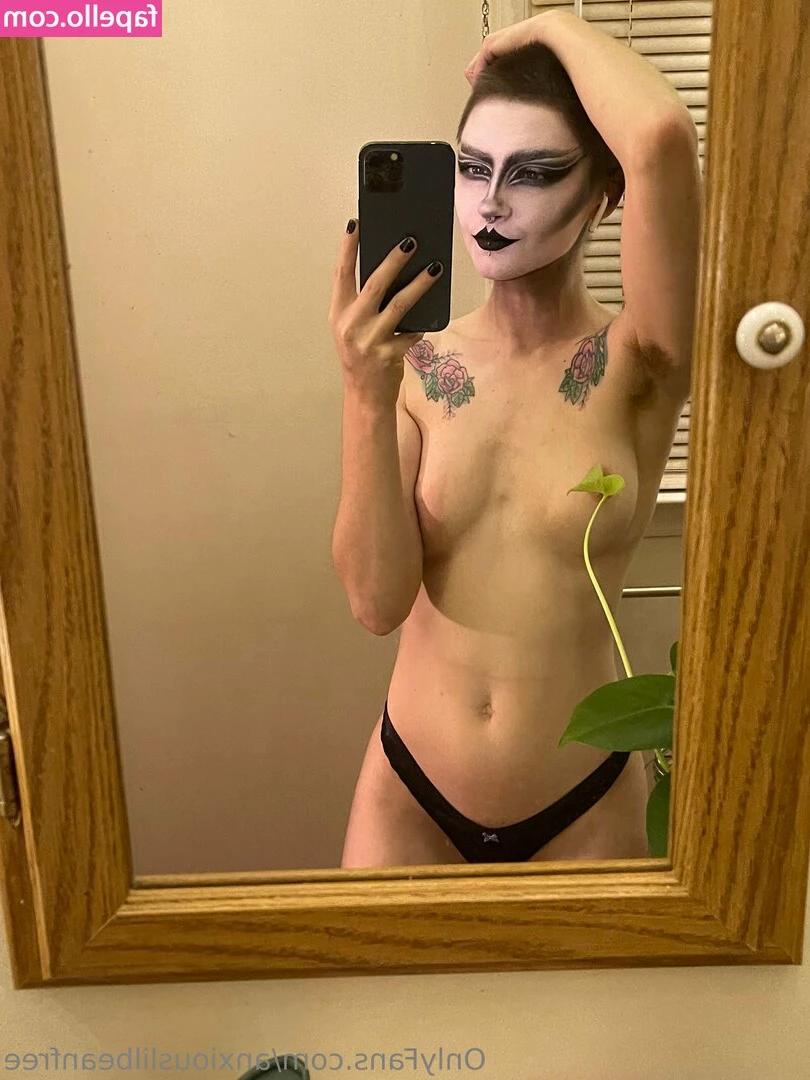 anxiouslilbeanfree - It s so cold out  i just want it to be summer