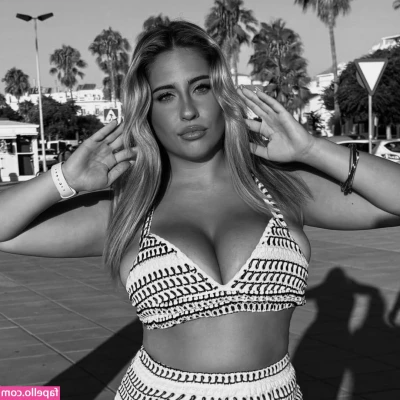 Daniella Alumbreros [ daniella-alumbreros ] - Hope u all have sexy Saturday