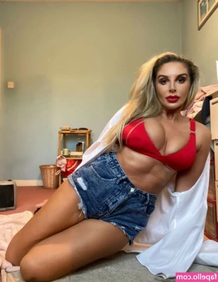 Suemcco11 - Unlock this delicious package of videos sucking daddy, unlock it for