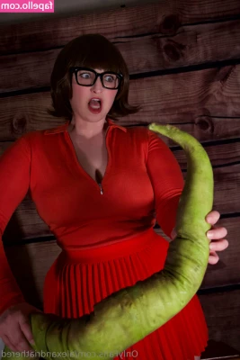 Alexandria The Red [ alexandria-the-red ] - Wet peach, hurts even more when you spank it wet xxx part 1