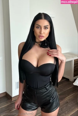 mari.mis [ mari-mis ] - Do you like my bikini ? 🍑