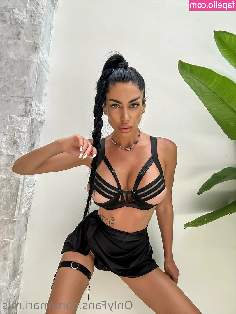 mari.mis [ mari-mis ] - hehe I love flashing my titties at the beach
