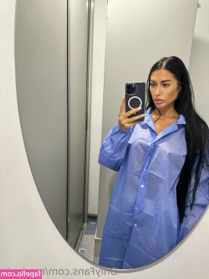 mari.mis [ mari-mis ] - He bent me over and cuffed me