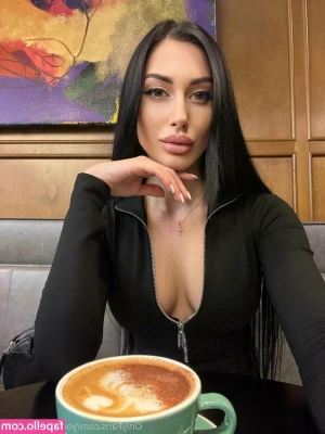 mari.mis [ mari-mis ] - Who would like to oil me up please tip