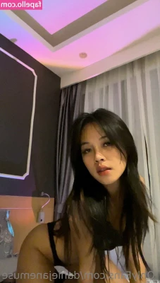 Danie Jane [ danie-jane ] - Stretching more and more  What do y all want to see this week  Also