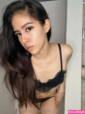 freaksexn - Just chillin  and sippin