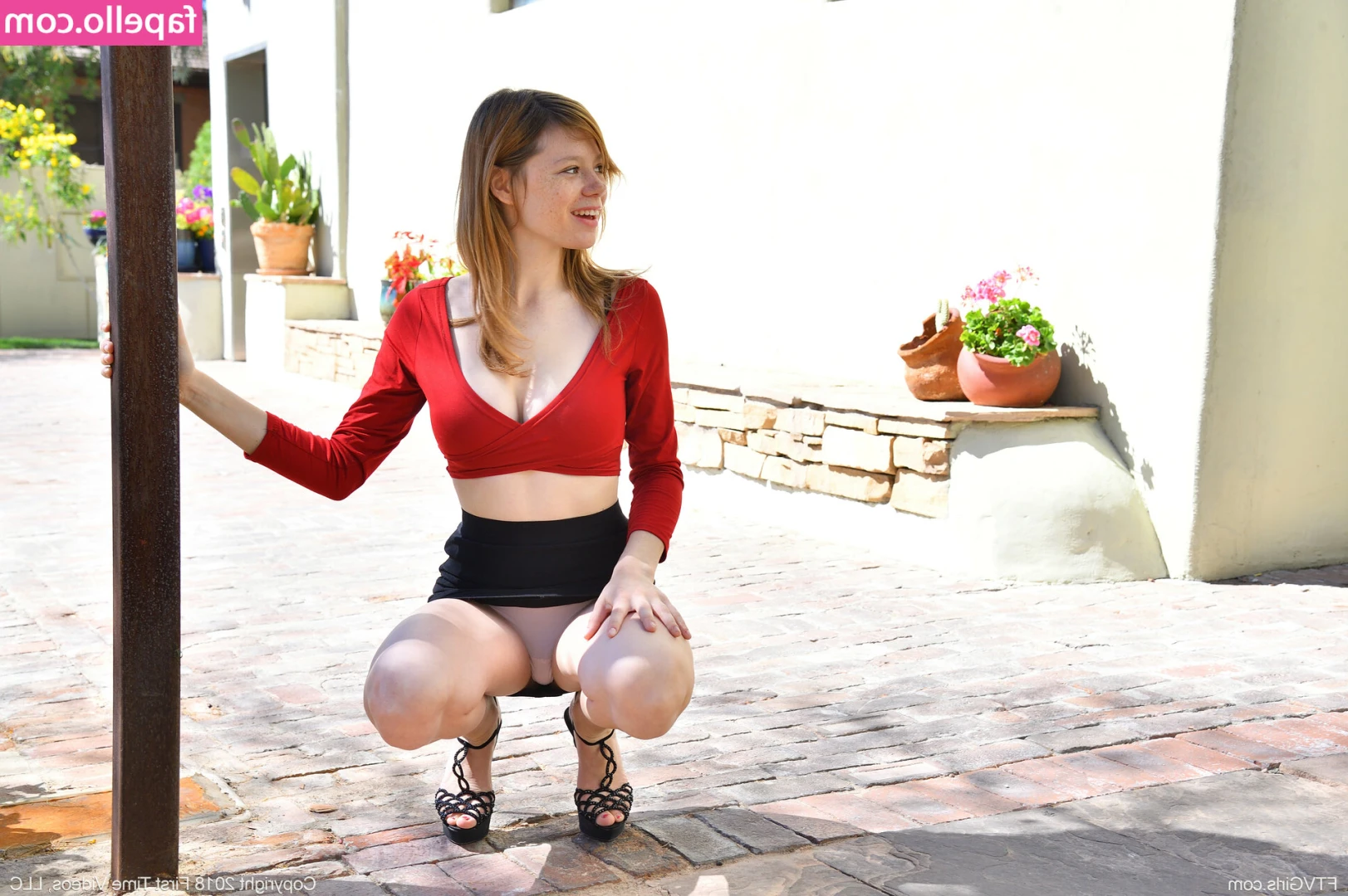 Mia Collins [ mia-collins ] - TS Susie out here stroking Tranny cock...  @suwanpattaya -