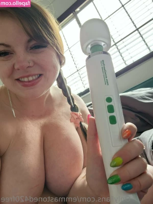 emmastoned420free - Mun kiimanen pikkupillu kaipais oikeeta munaa 🥵💦