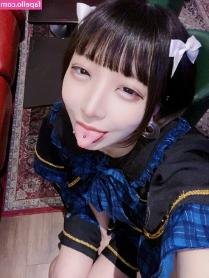 zzosui - You voted for self worship 😜 here it is 🤤
