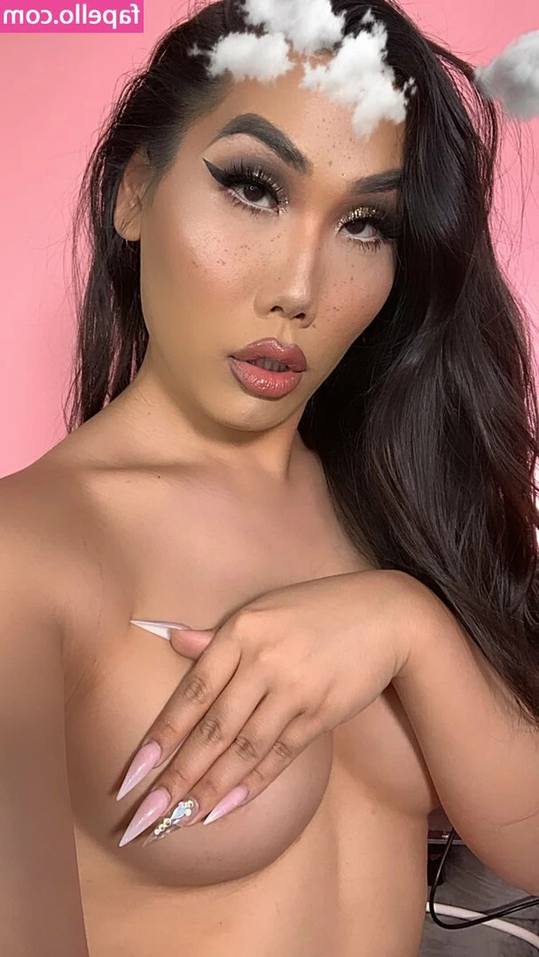 Gia Gunn [ gia-gunn ] - Get in the car