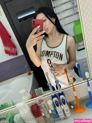 veronica_blackkk [ veronica-blackkk ] - Guess where I hid the 5th Easter egg 🐰