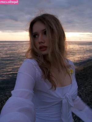 _oh.rina_ [ oh-rina ] - This feed is going to go offff once I start uploading my sexy