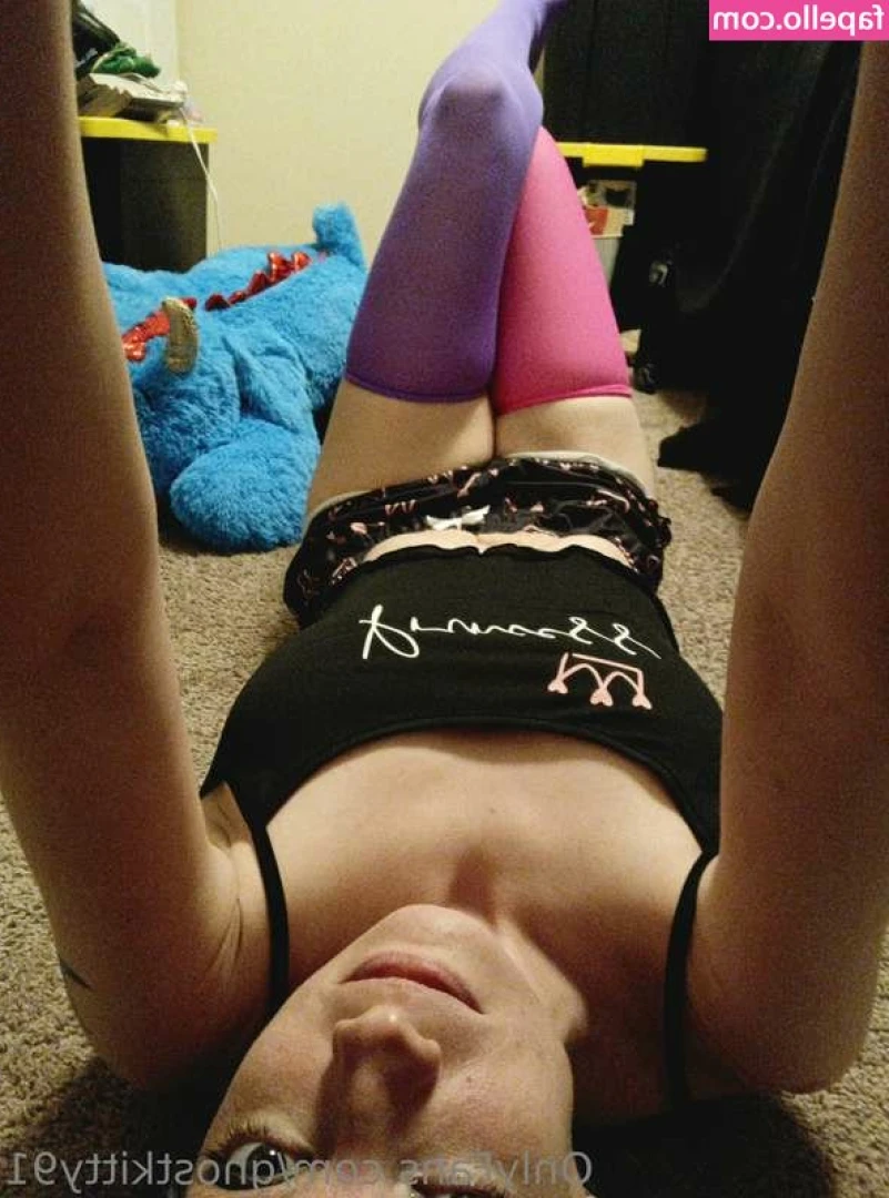 ghostkitty91 - Ok.. as of right now I’m going to keep both onlyfans and Fansly