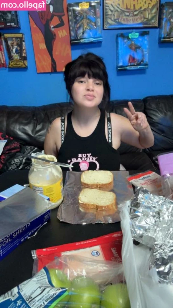 Serra Rae [ serra-rae ] - there are boys here who fulfill my sexual fantasies