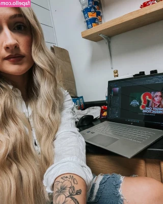 WheezyBlonde - Top tetas