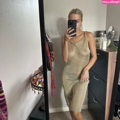 Depop Wins [ depop-wins ] - What is your favorite part of my outfit?