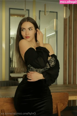 arianna.xx [ arianna-xx ] - Do you like naughty college girls with green eyes
