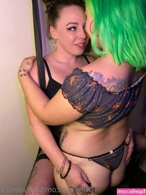 Miss Steffy Dee [ miss-steffy-dee ] - Even the hottest things get wet 🔥💦