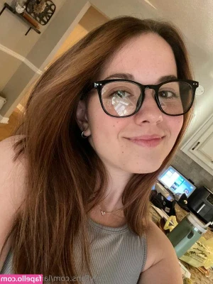 Lainey Lynn [ lainey-lynn ] - I have something you can stuff… hopefully with a nice cream filling