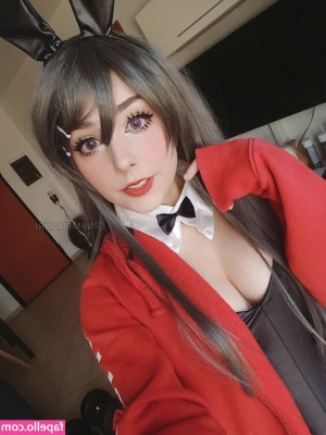 Nymphahri - Wanna open my legs and lick me out?