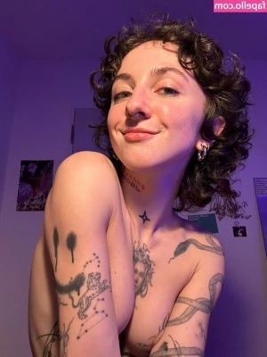 madison_olsen [ madison-olsen ] - Time for a morning scrub