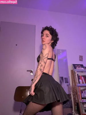 madison_olsen [ madison-olsen ] - Well hello again  Good morning