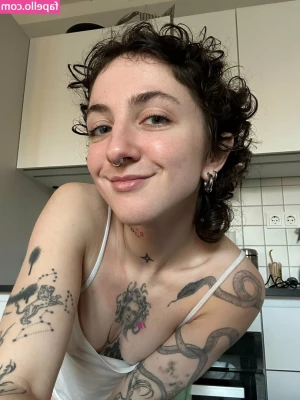 madison_olsen [ madison-olsen ] - I let her finger and eat my ass so she wouldn t tell my wife