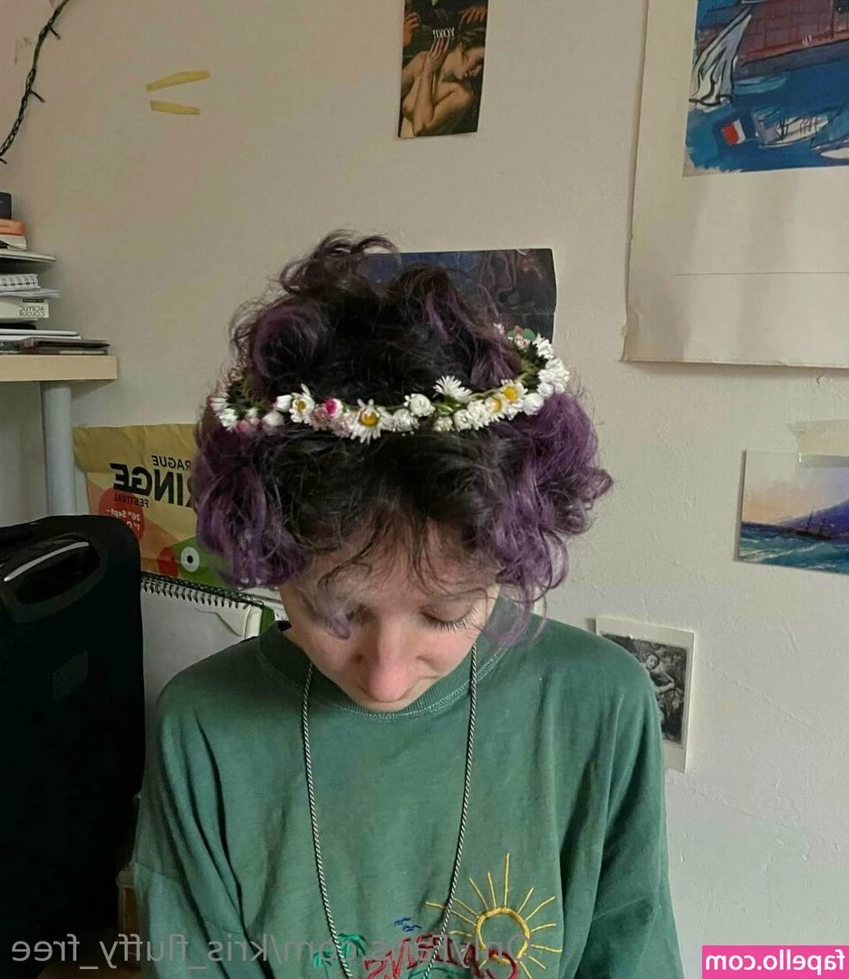 madison_olsen [ madison-olsen ] - If you want me then, hold me tightly coz I’m a very slippery