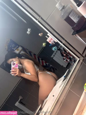 Alejandraa_aguilar [ alejandraa-aguilar ] - 1 minuto con un POV diverso  vi piace il mio culetto