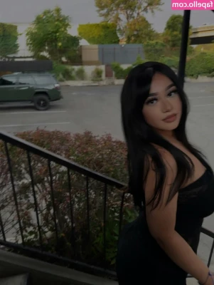Thick Curvy Baddie [ thick-curvy-baddie ] - Princess is around today, message with tribute to serve (🍆: