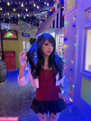 Dracuina [ dracuina-7 ] - Do you think I can suck on both my nipples at the same time ?