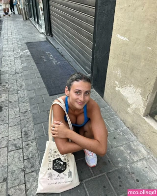 Tatiana Schwartz [ tatiana-schwartz ] - There is something hot in boys wearing jeans 😈🥵🔥 Especially