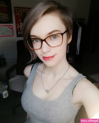 Emma Thorne [ emma-thorne ] - New cumshot vid! Haven't had my "twin" involved in a video in a
