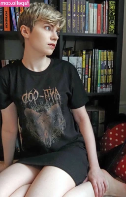 Emma Thorne [ emma-thorne ] - Morning sex would be nice, as you can see I’m ready… too bad