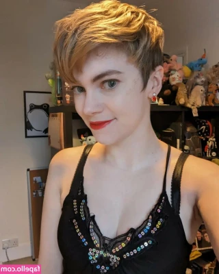 Emma Thorne [ emma-thorne ] - Going to teach a lesson to a new student. Wish me luck and I wish you