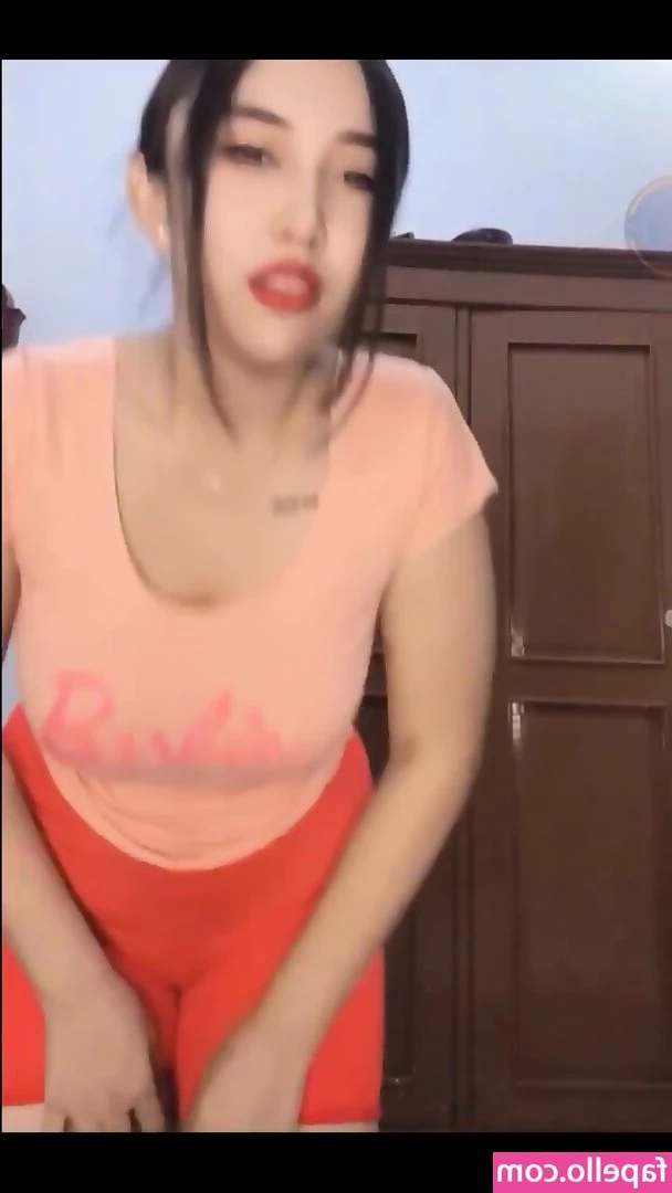 Ranyawayy - Ici tu as de court instant de ma vidéo de 37m avec ma stagiaire que