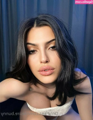 Desiree Bunny [ desiree-bunny ] - how do you want the next video to be?😋💋