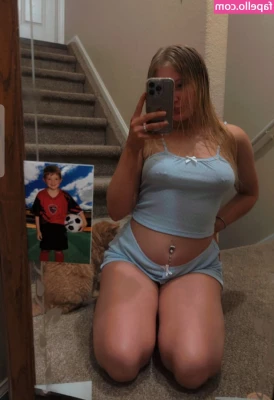 cheerleader100 - Would you rather cum on my ass or in my ass?