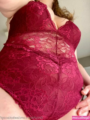 awkotacogf - Quisieras que te muestre todo lo que estoy tapando baby?🥵🥵
