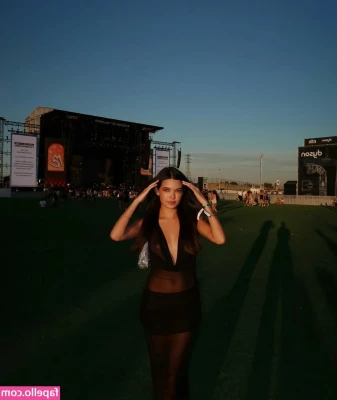 Michelle Mendizábal [ michelle-mendiza-bal ] - Time for this nighty to come off