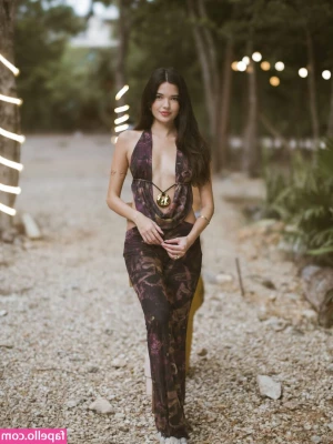 Michelle Mendizábal [ michelle-mendiza-bal ] - Who are you more jealous of  Black kings or snowbunnies