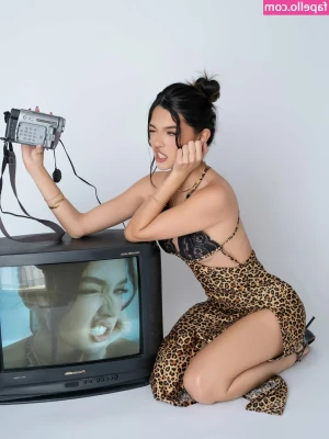 Michelle Mendizábal [ michelle-mendiza-bal ] - Cream pie anyone