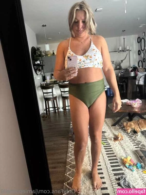 Jamie Purnell [ jamie-purnell ] - How's my tan doing? 😏 🌞